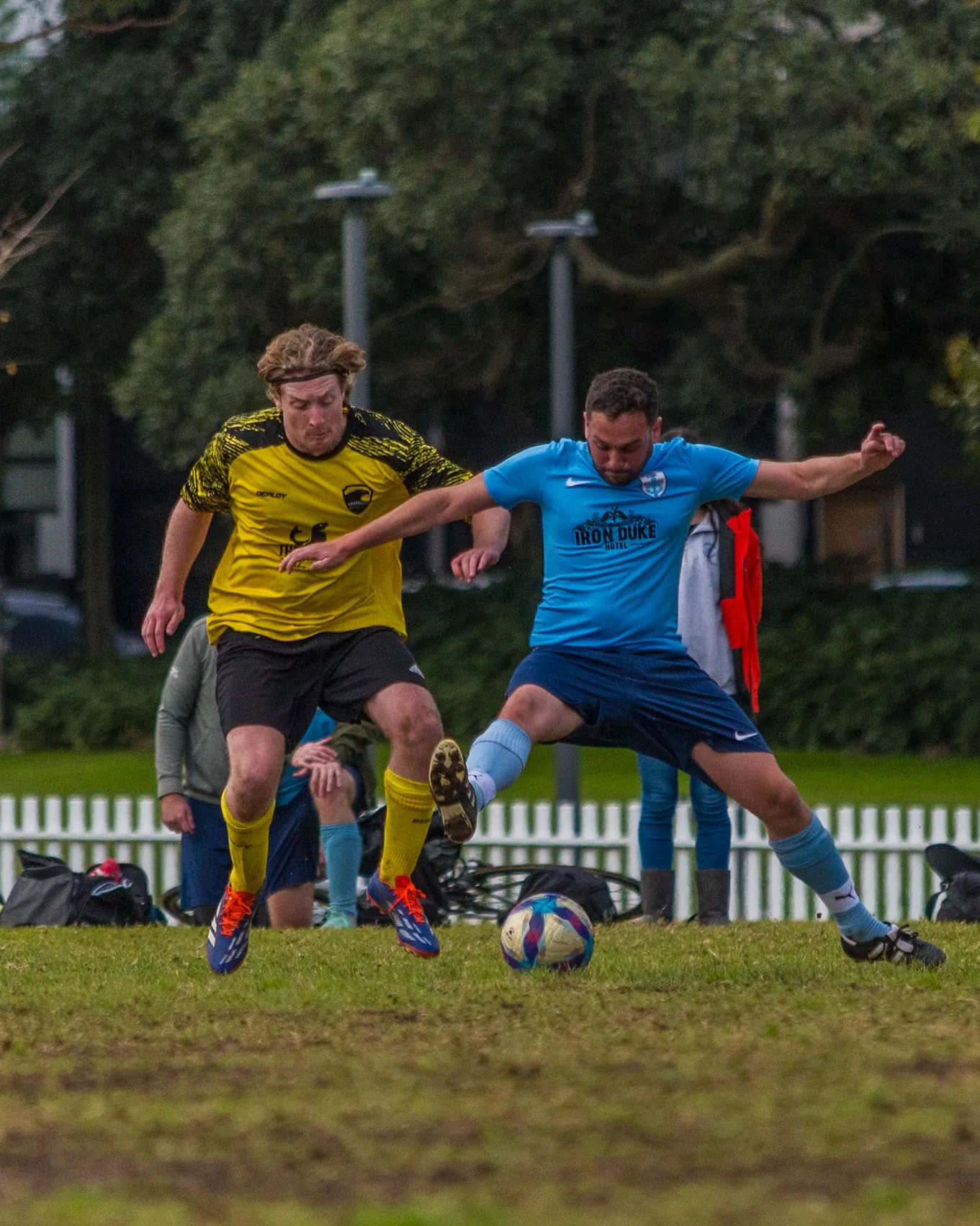 Lokomotiv Cove vs Heffron Hawks — R16 / 06 MALE (SAT) — Alexandria Park — fotografía de fútbol ESFA Winter 2026, Sydney