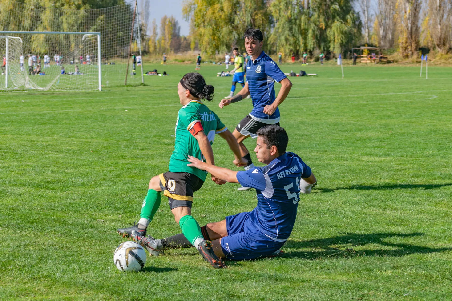 Entrada deslizada para recuperar el balón