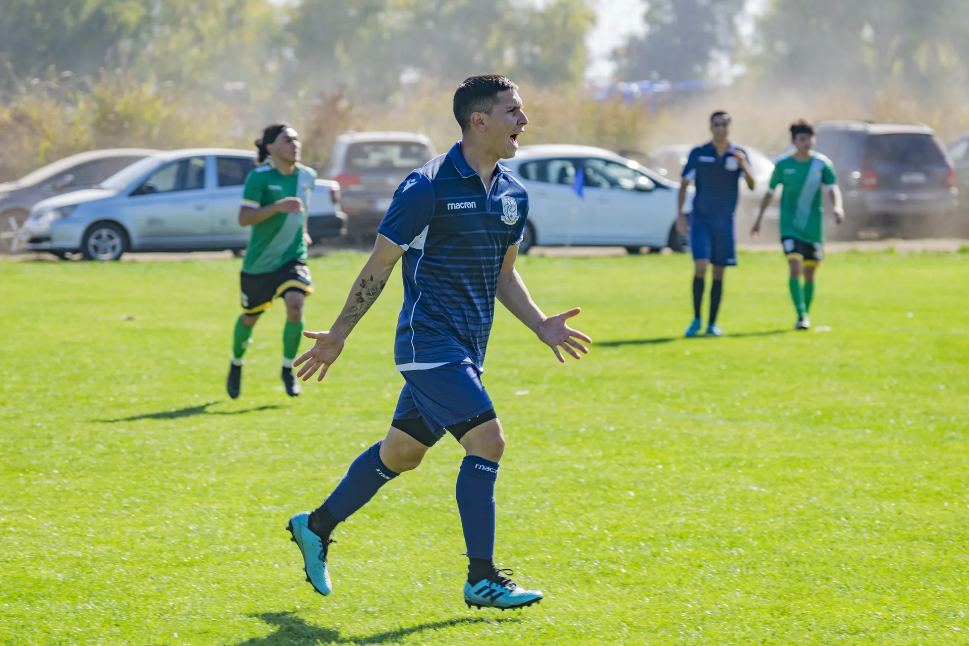 Jugador celebrando un gol en pleno partido